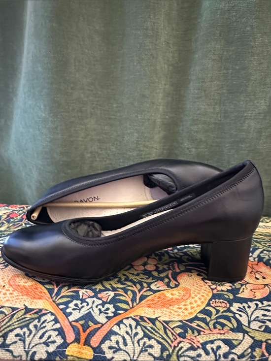 Aravon Shoes - NWOB Aravon black Career Dress Pumps 9